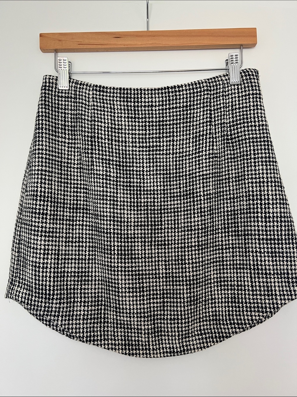 Abercrombie & Fitch Black and White Houndstooth Mini Skirt